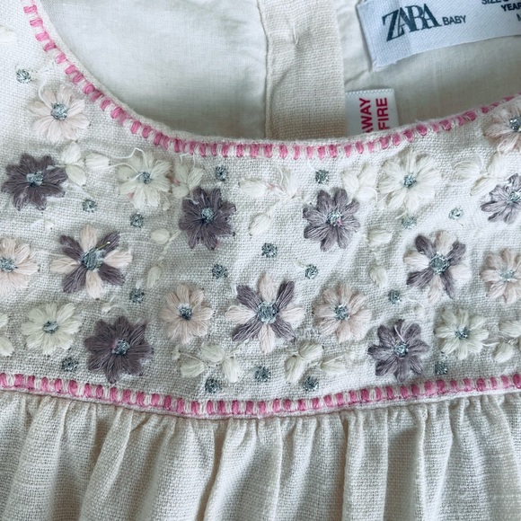 Zara girls embroidered blouse size 3-4 - Picture 2 of 4
